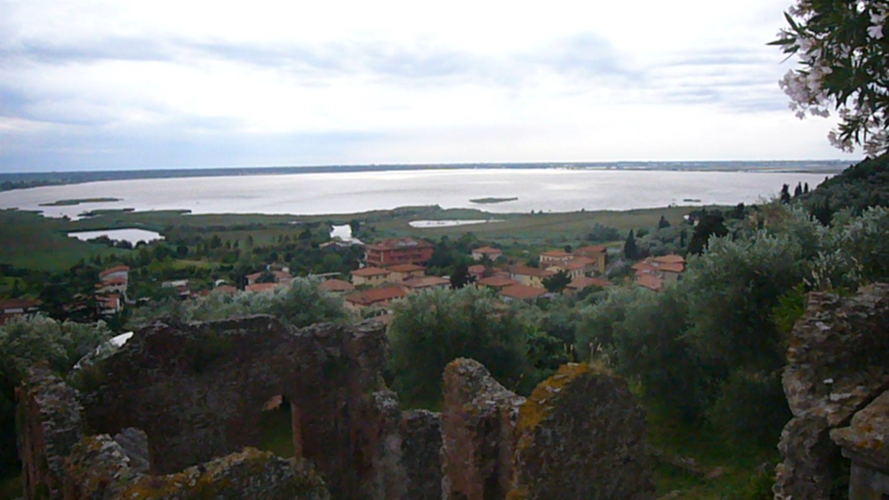 MASSACIUCCOLI - IL LAGO
