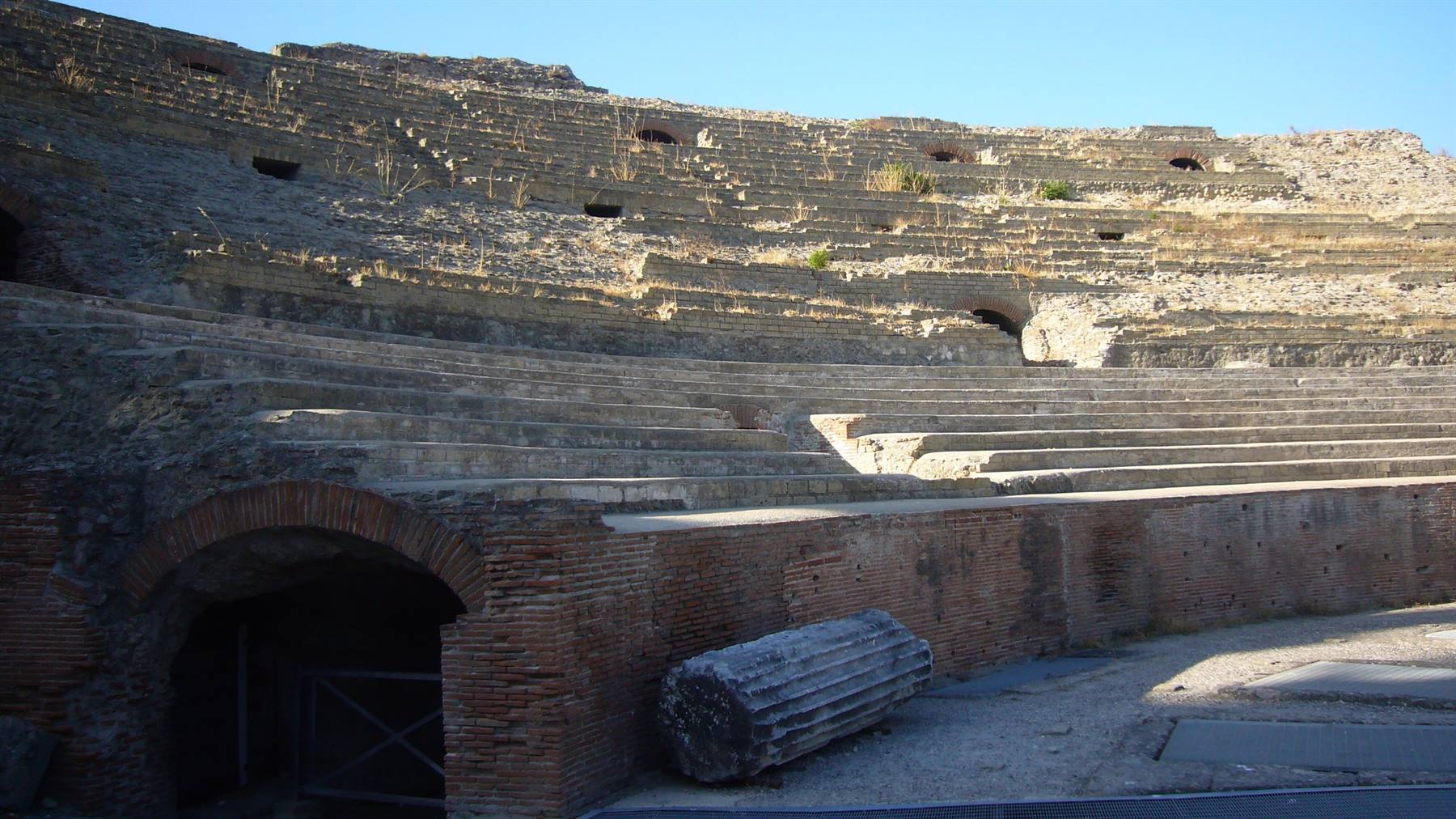 POZZUOLI - ANFITEATRO