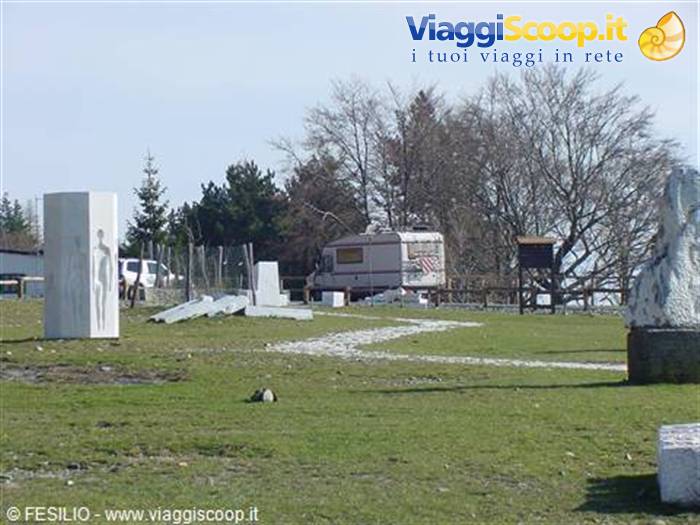IL PIAZZALE CON LE STATUE