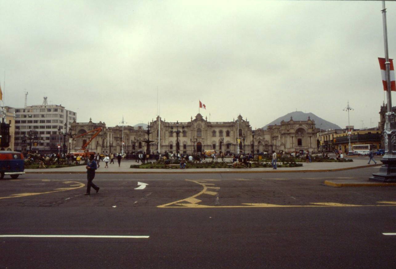 LIMA - PLAZA DE ARMAS