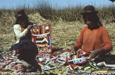 LAGO TITICACA - HUROS