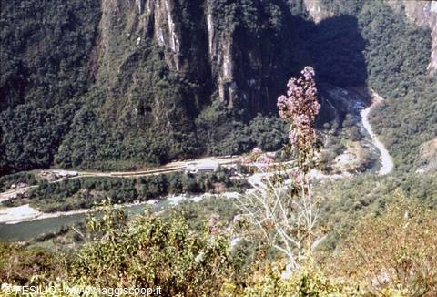 LA STAZIONE DEI TRENI TURISTICI DA MACHU PICHU