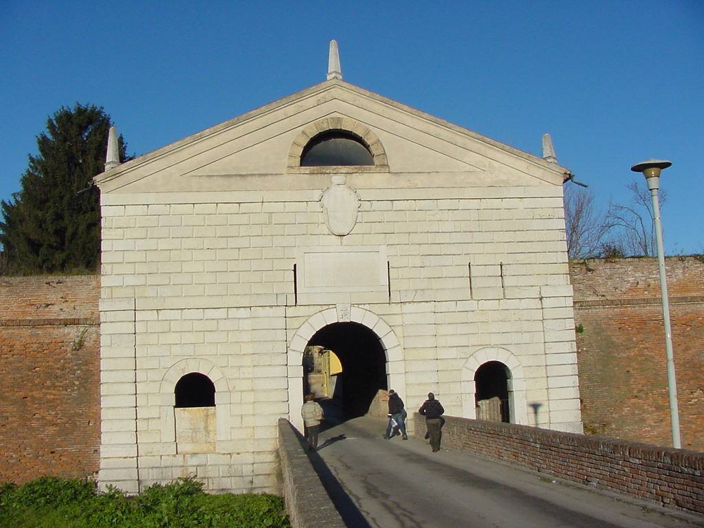 LA PORTA IMPERIALE