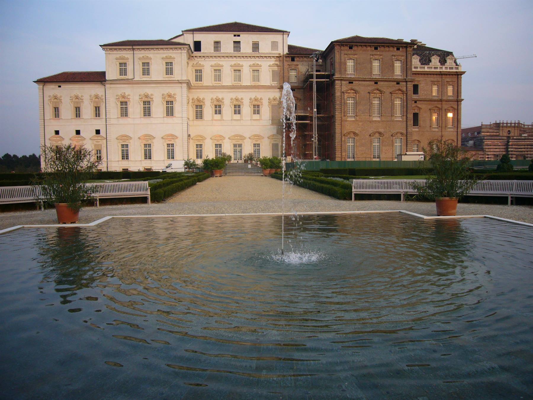 LA REGGIA DAI GIARDINI