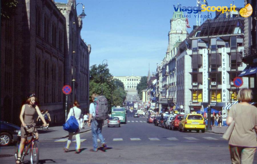 OSLO - VERSO IL PALAZZO REALE