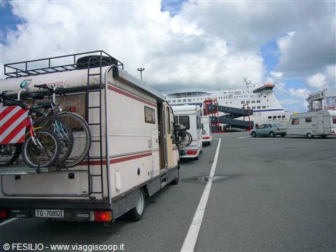 CALAIS - IN ATTESA DELL'IMBARCO