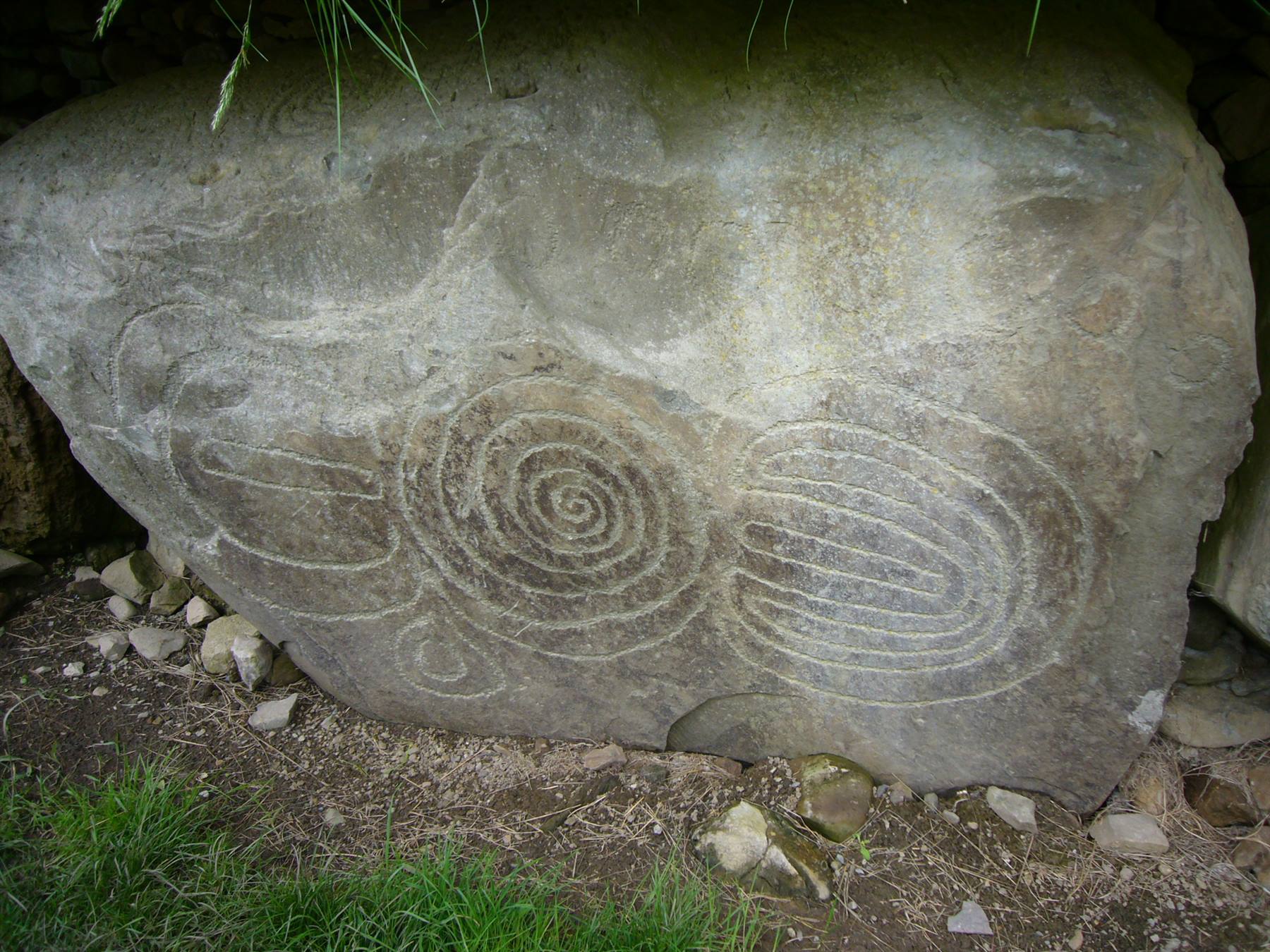 KNOWTH SPIRALI SU PIETRE