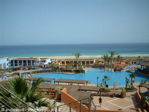 Il resort Barcelo Jandia con la spiaggia sullo sfondo