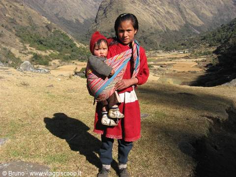 Trekking nella Cordillera Blanca - Bambini incontrati nella quarta tappa