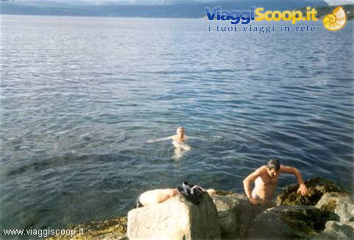 Bagno nel mare del nord a Narvik