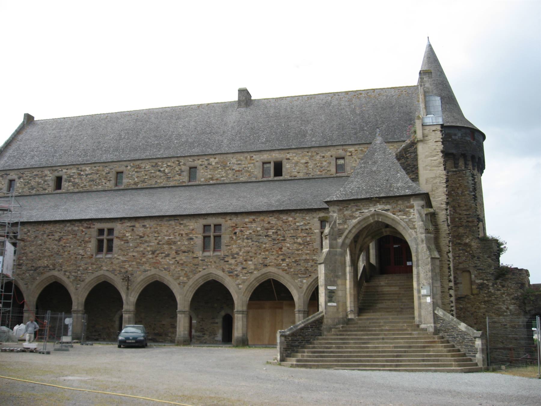 Il castello di Vitrè , la sede del Municipio !