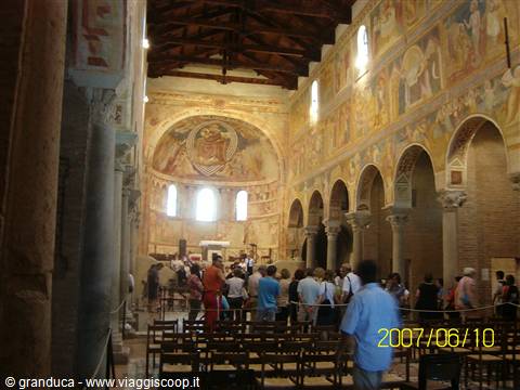 Interno della Basilica di Pomposa