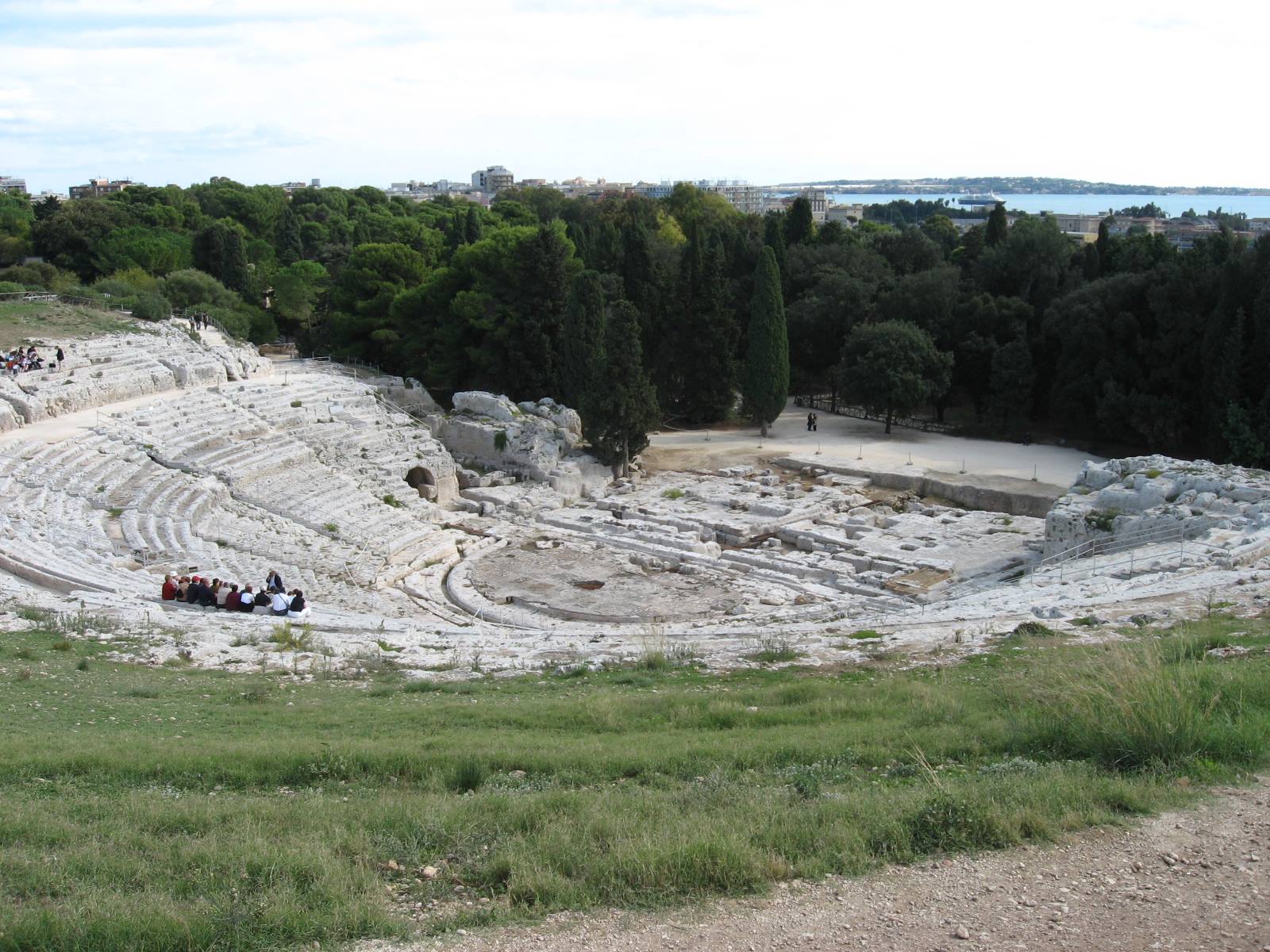Siracusa : il teatro e il mare