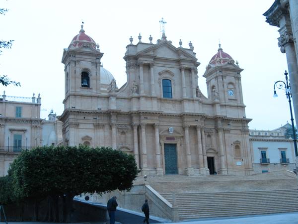 Noto : la cattedrale al tramonto
