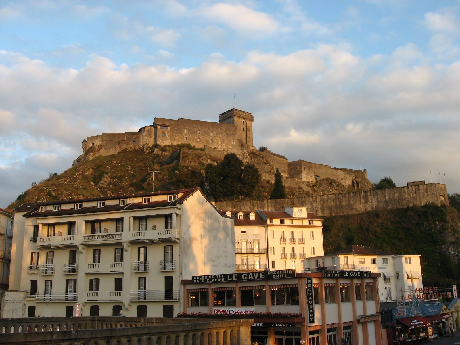 Lourdes la rocca