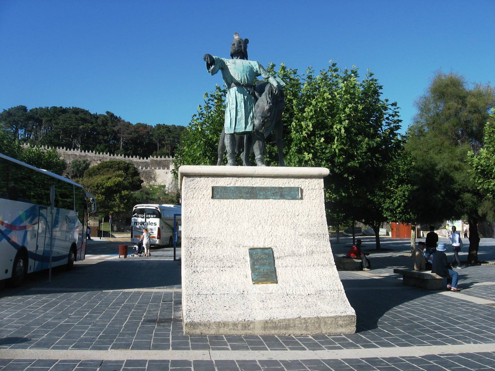 Statua ad Alfonso IX