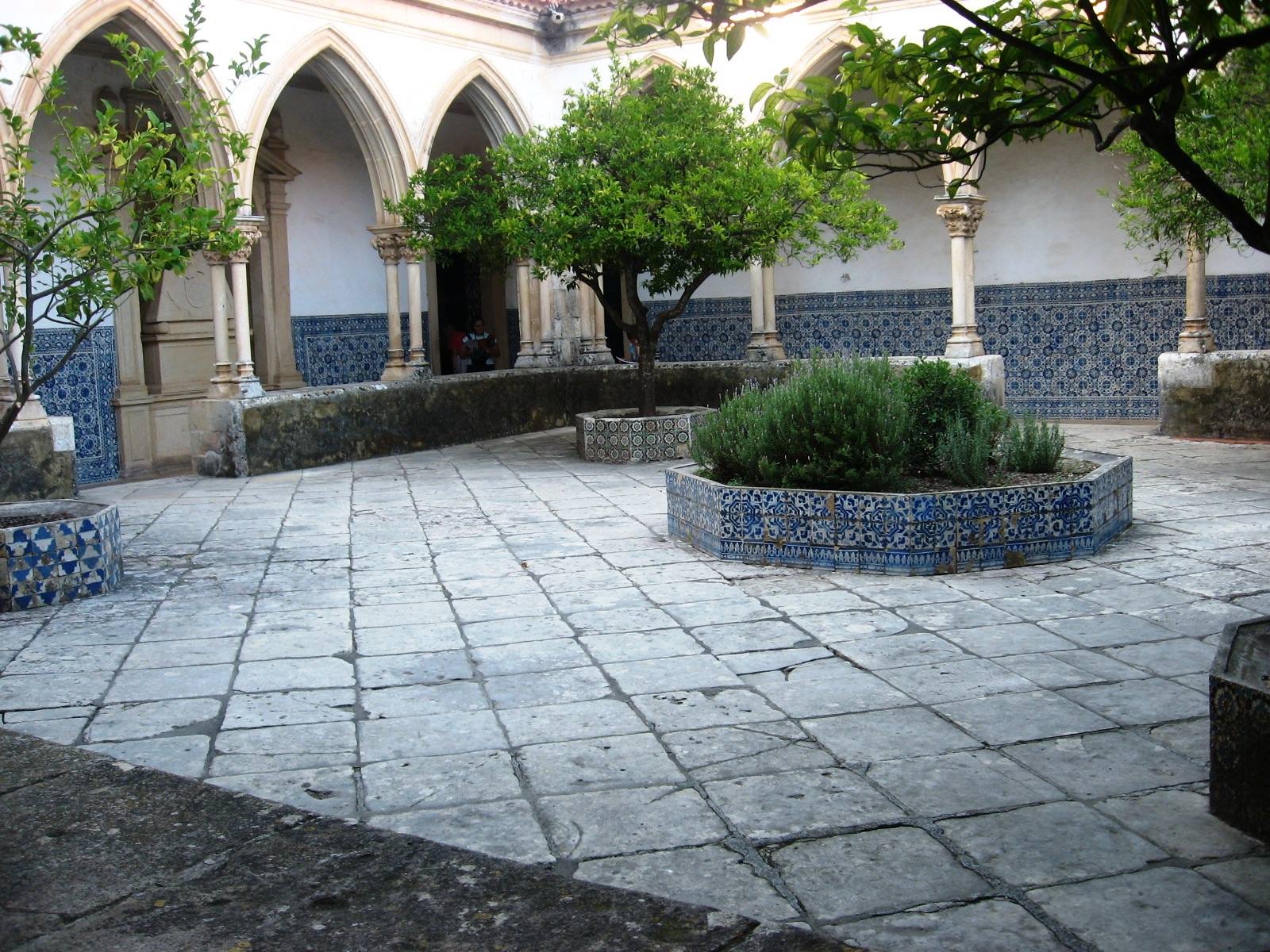 Tomar :  un chiostro