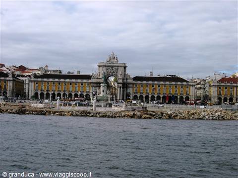 Piazza del Commercio