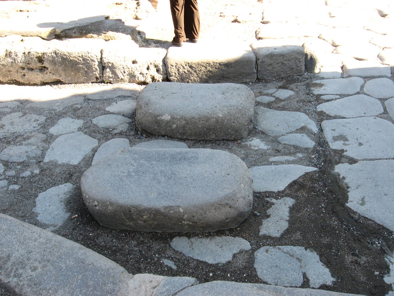 Pompei : le " strisce pedonali "