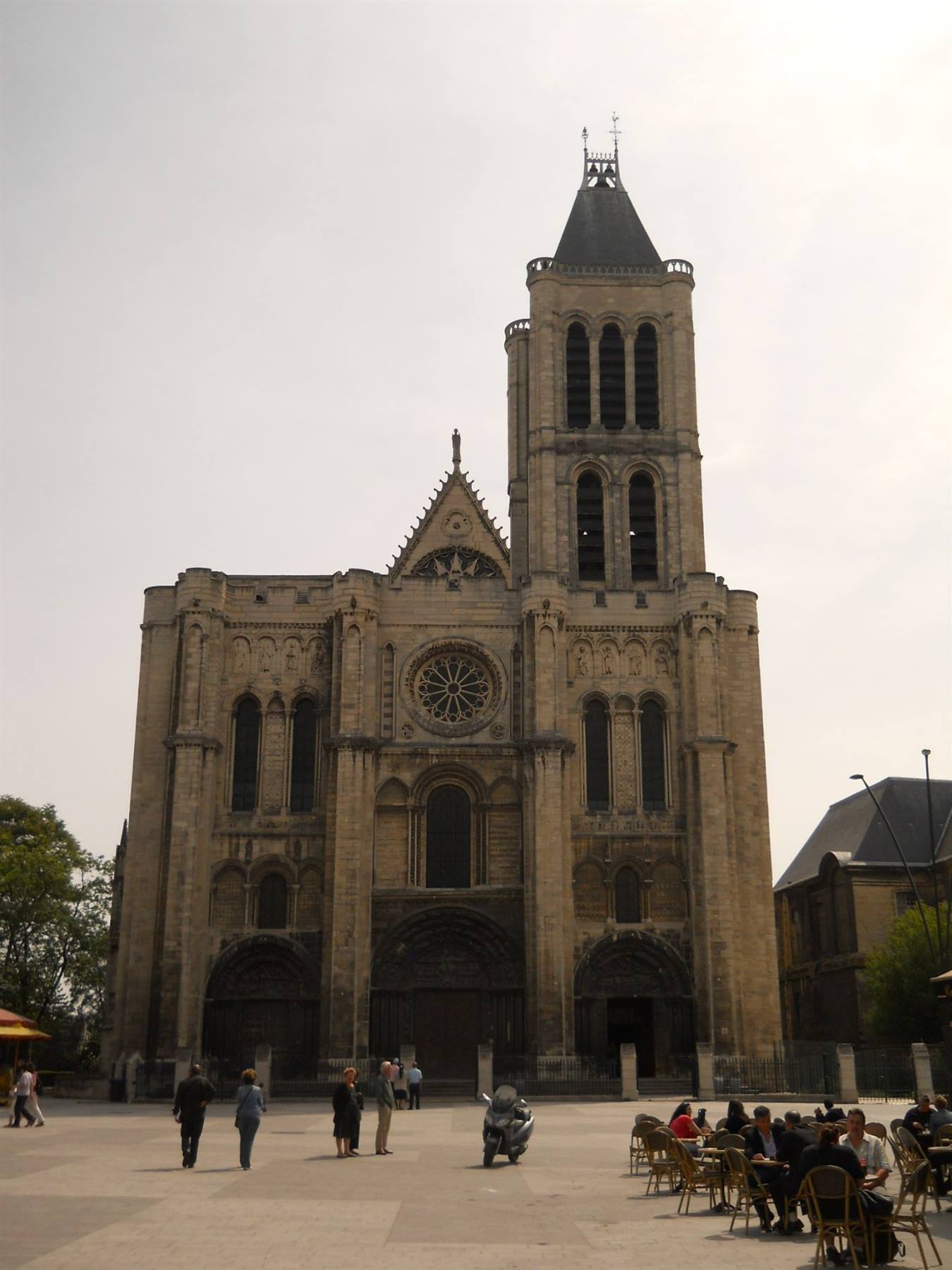 St: Denis