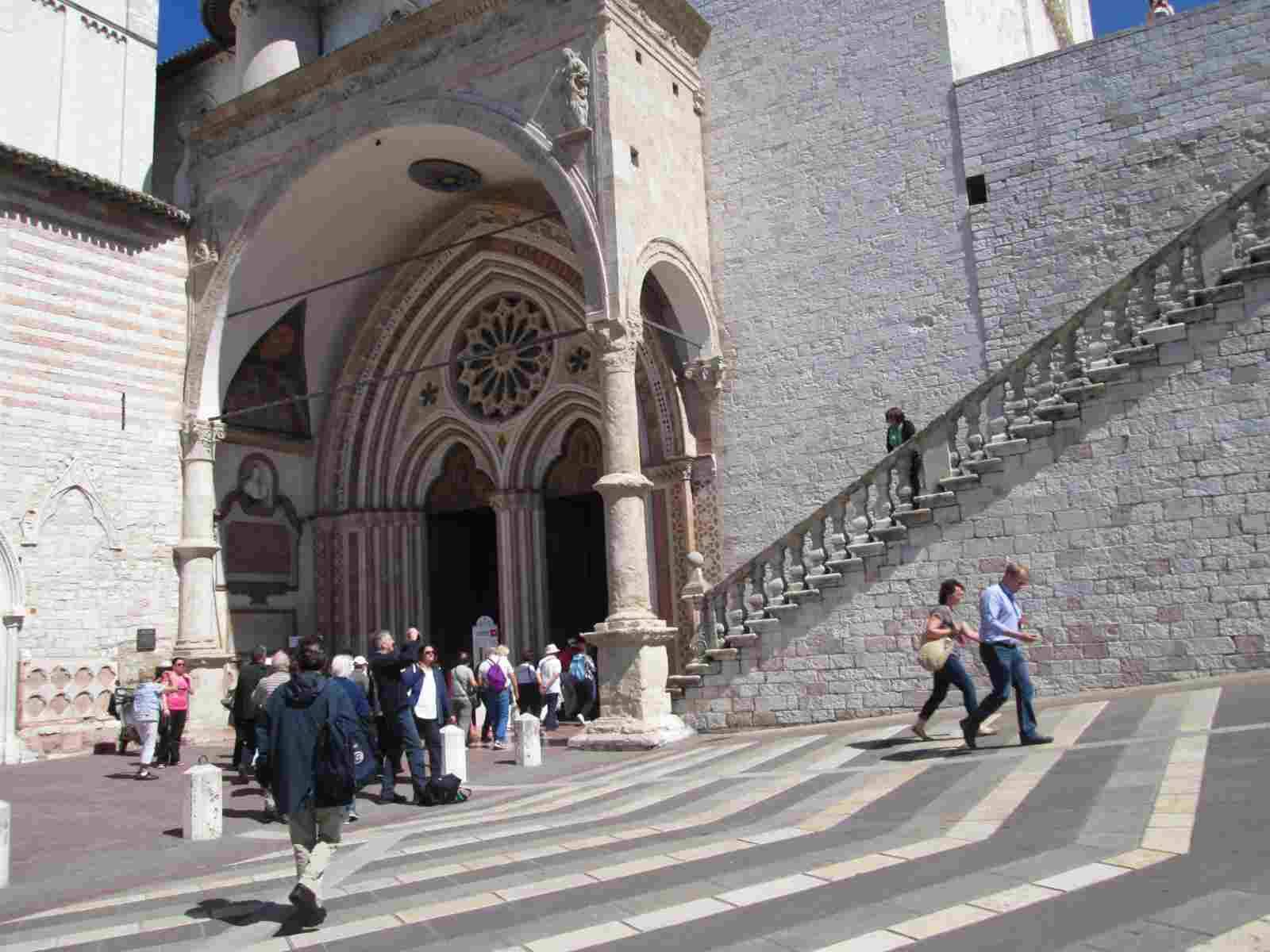 Portale gotico basilica inferiore Assisi