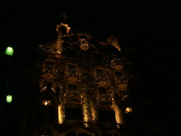 Casa Battlò by night