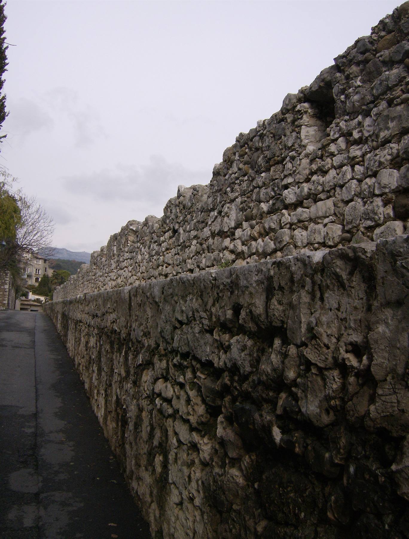 Le mura con il camminamento