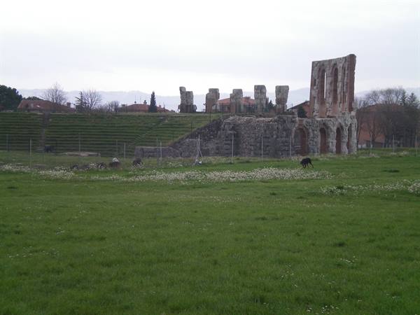 foro romano a Gubbio