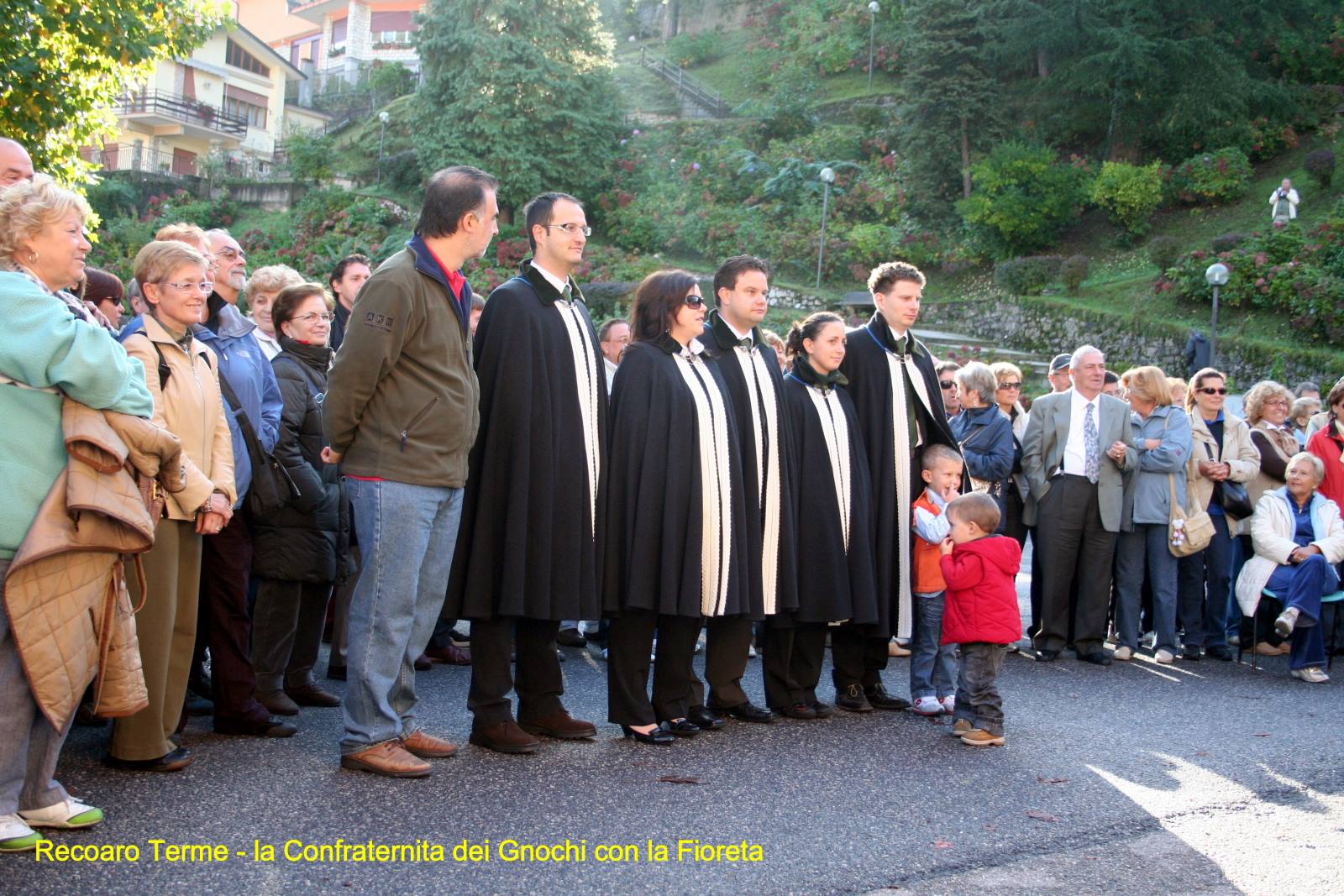 Recoaro Terme - Umberto con la Confraternita dei Gnochi con la Fioreta