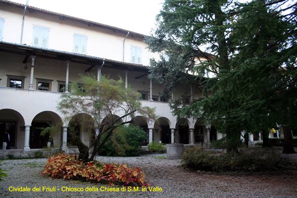 Cividale del Friuli - Chiosco della Chiesa S.M. in Valle