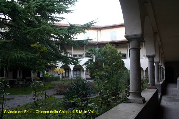 Cividale del Friuli - Chiosco della Chiesa S.M. in Valle