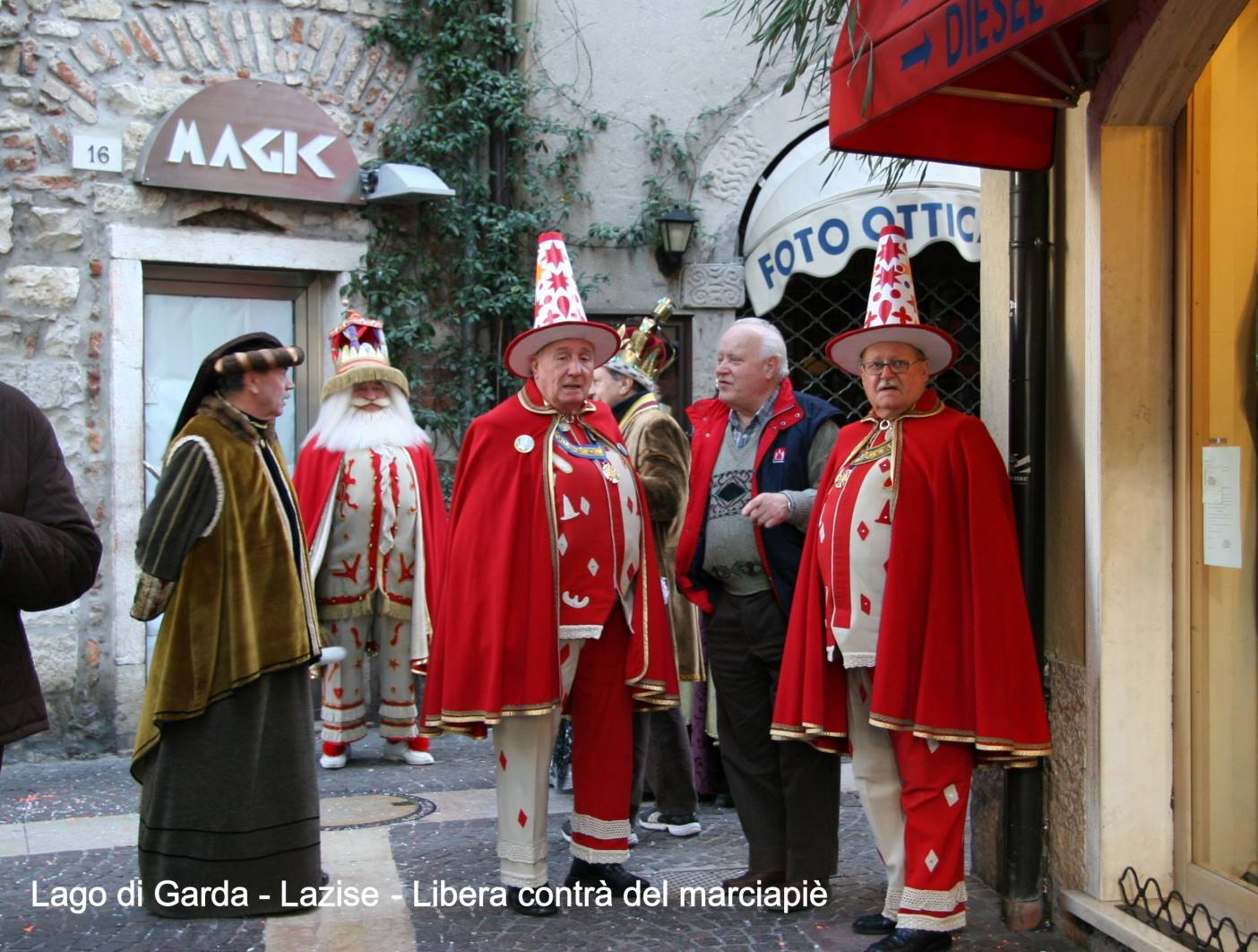 Lago di Garda - Lazise - Libera contrà del marciapiè