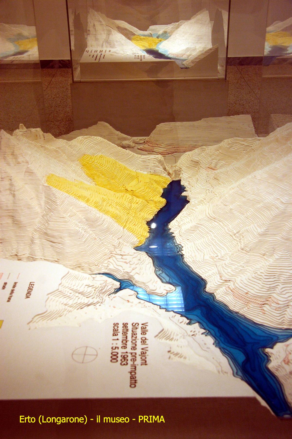 Erto (Longarone) - il museo - plastico con valle prima della frana