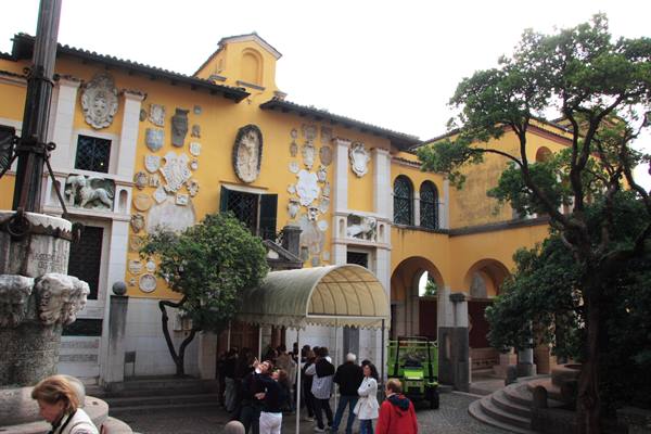 Gardone Riviera - il Vittoriale - Entrata all'abitazione