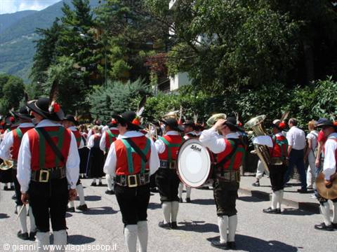 Sfilata per le vie di Merano 10