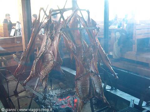 Asado di agnello patagonico.