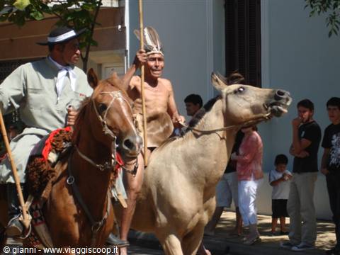 ... e per ultimo, ma non certamete l'ultimo, un discendente degli indios Charrua.