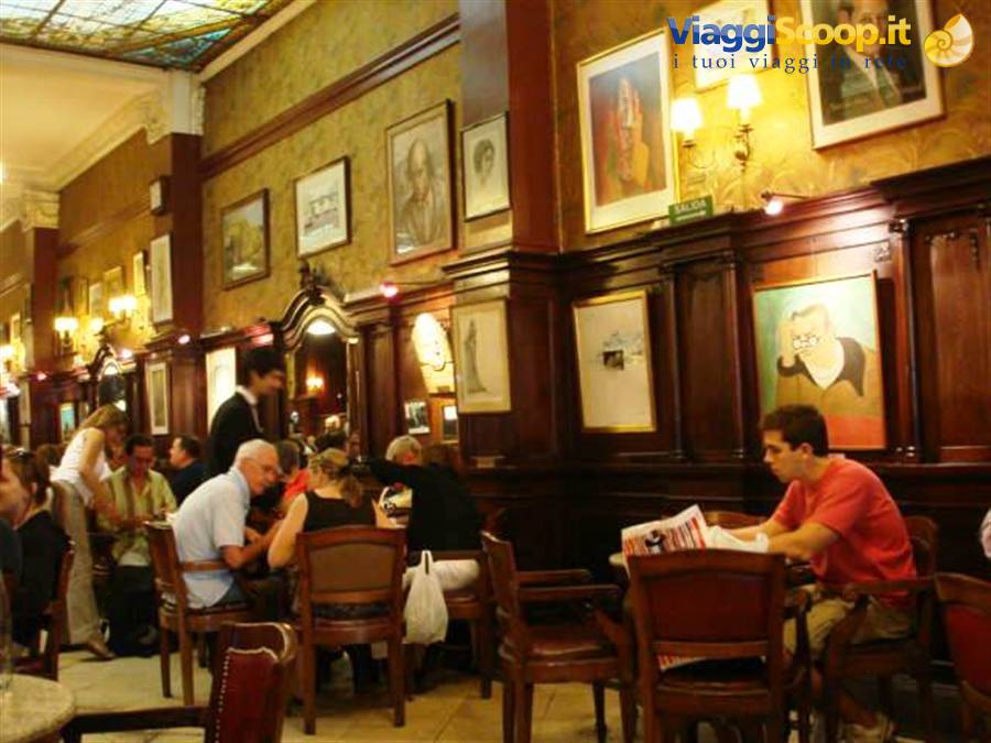 Il famoso Caffè Tortoni.