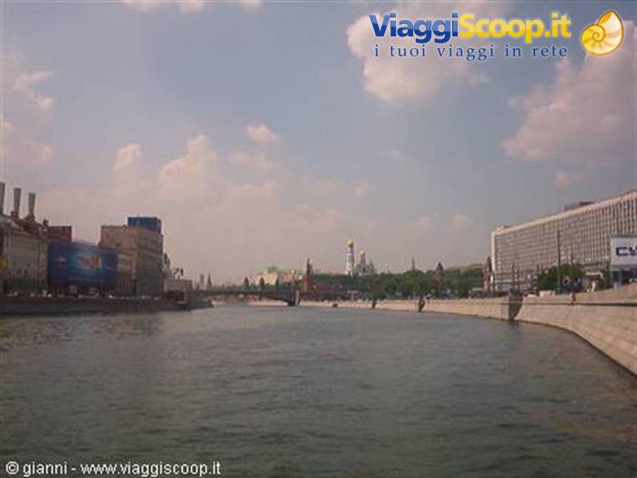 Moscova, sulla sfondo il Kremlino