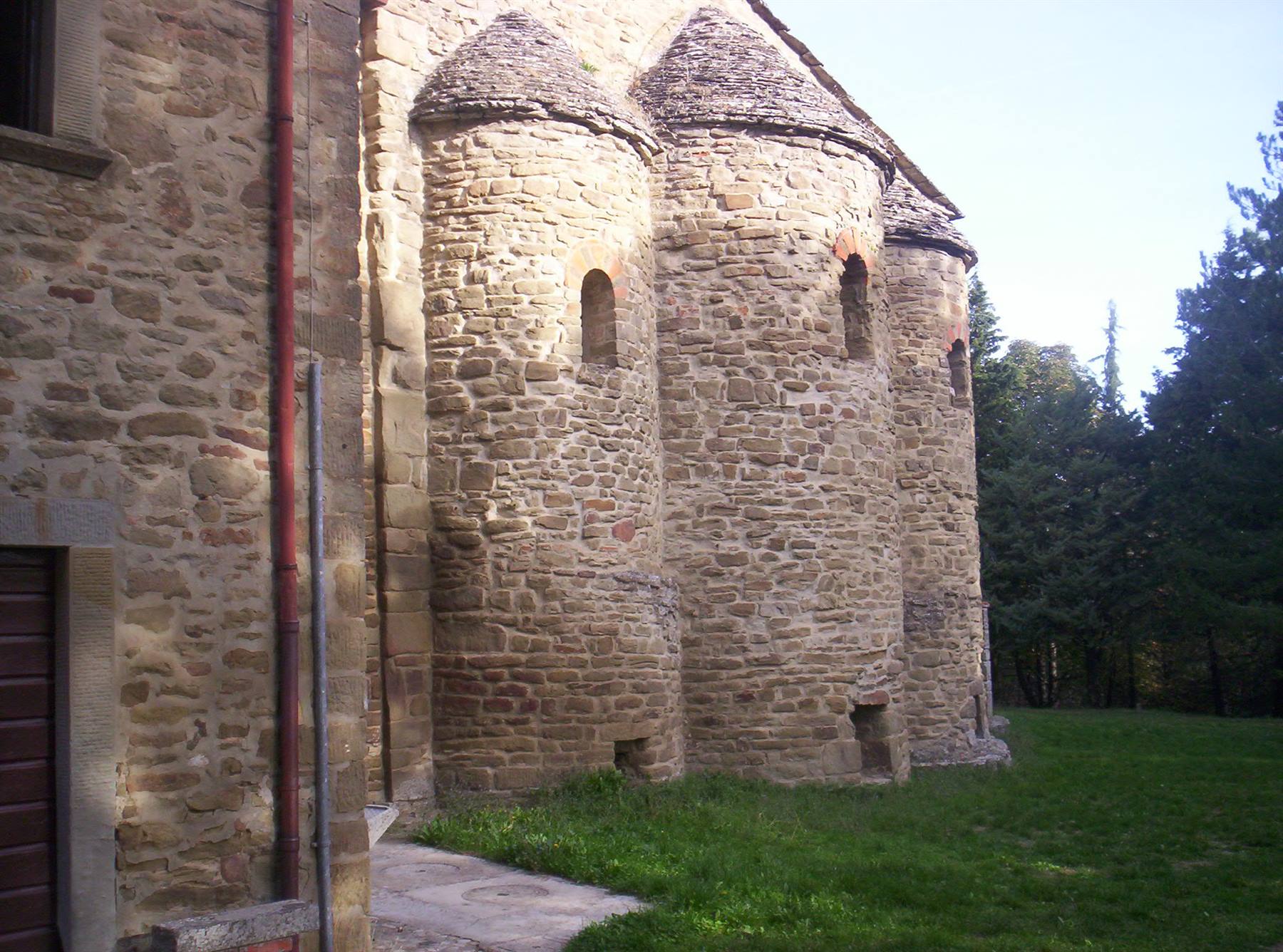 Badia a Veriano, il triabside