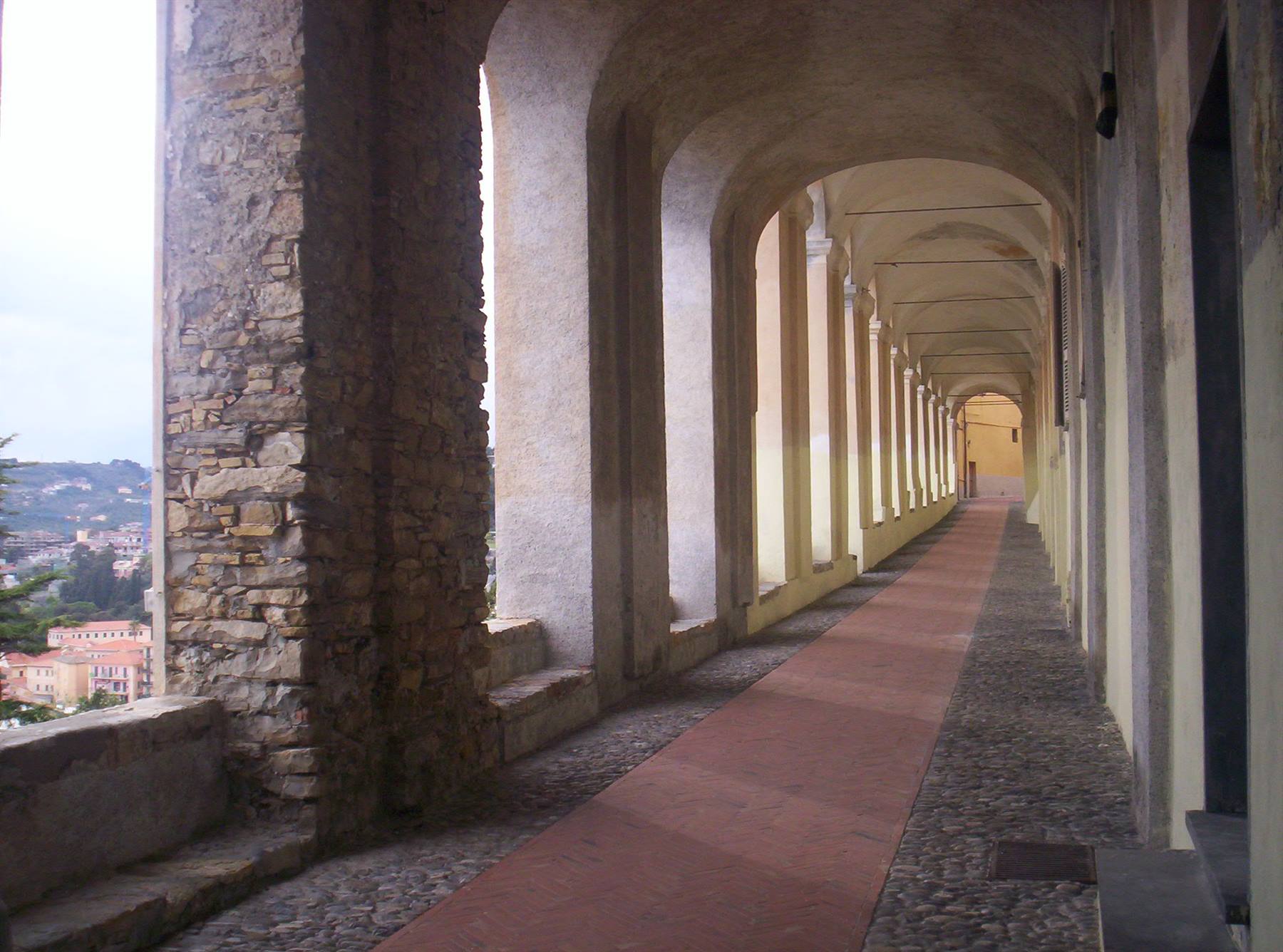 Imperia, Logge di Santa Chiara