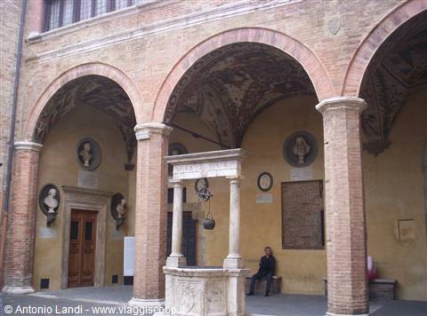 Palazzo Chigi-Saracini (interno)