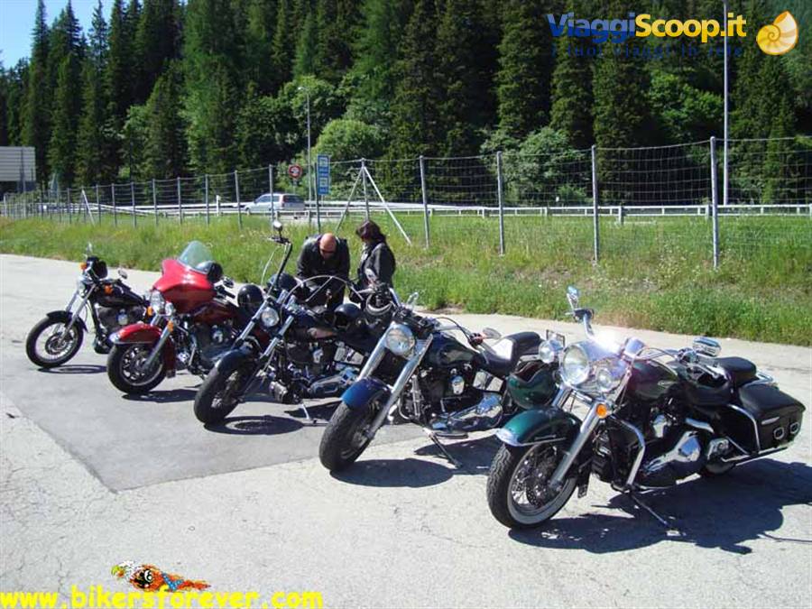 Pausa prima di affrontare il passo del San Bernardino