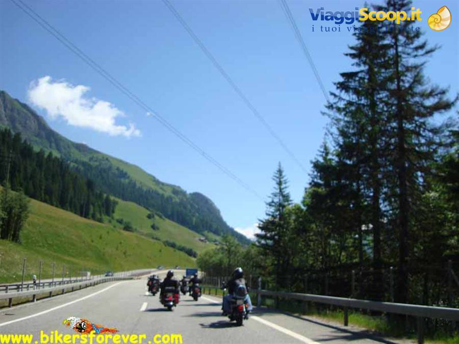 Verso Thusis