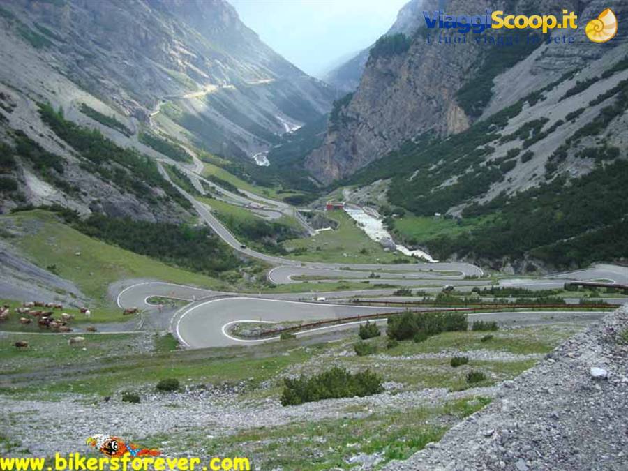 Lo Stelvio, la discesa verso Bormio