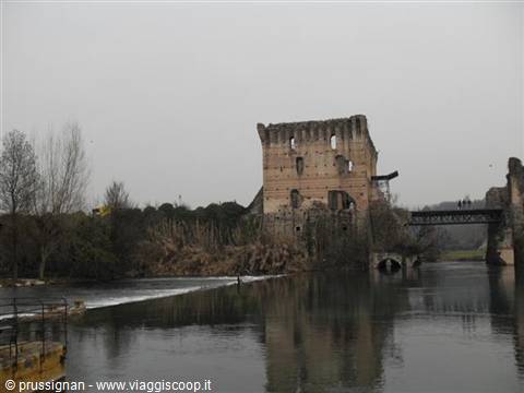 i resti del Ponte Visconteo
