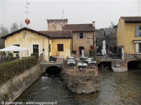 ristorante a pelo d'acqua