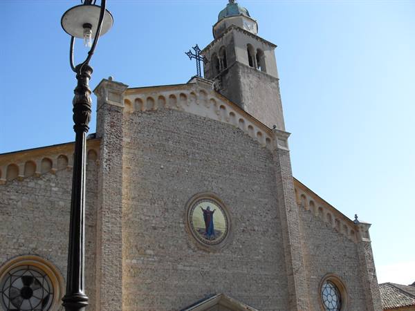 la chiesa parrocchiale