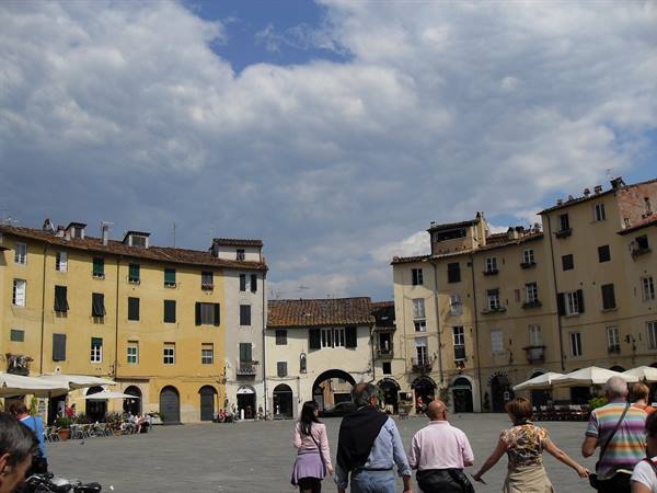 piazza dell'Anfiteatro