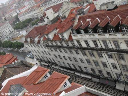 Lisbona dall'alto dell'Elevador
